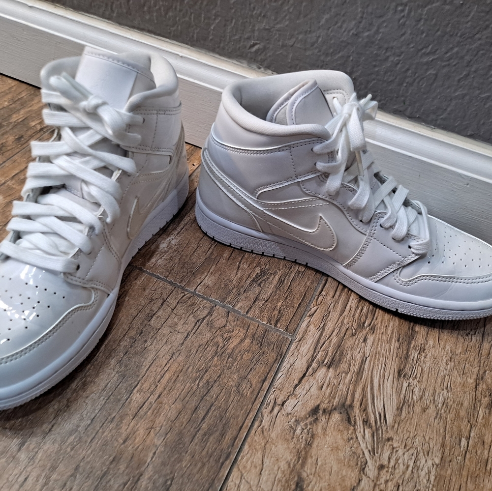 SOLD*SOLD*SOLD***Women Nike Air Jordan 1